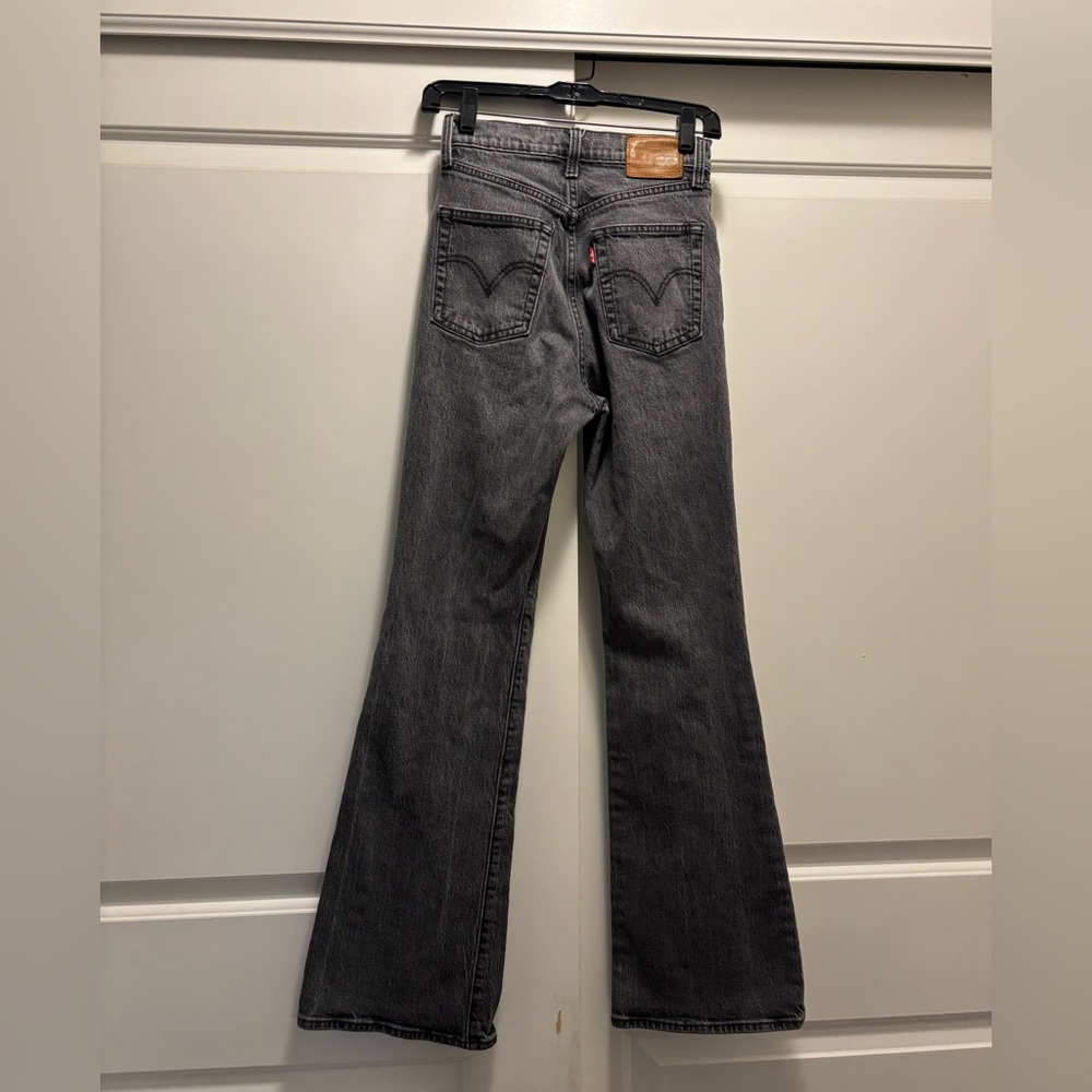 Levi’s Ribcage Flare button fly , size 25 - Picture 2 of 16